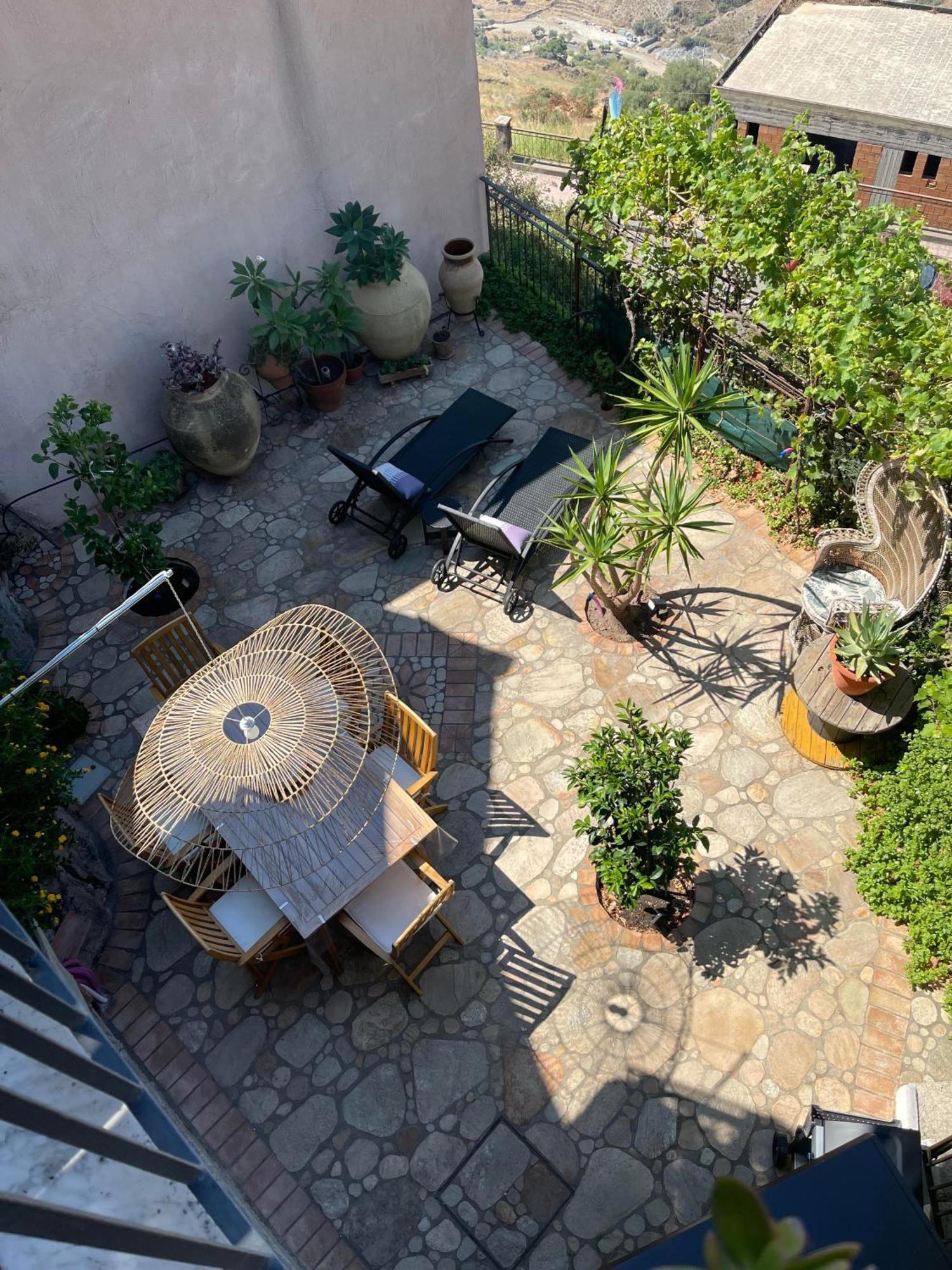 The Secret Garden Villa Forza dʼAgro Exterior foto